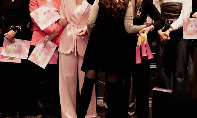 Certified Pink Flash specialists holding their certificates